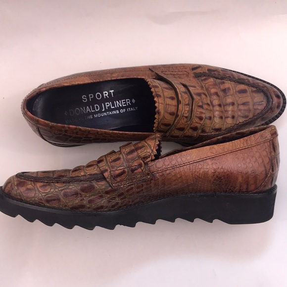 Donald J. Pliner leather loafers, size 6, EUC - Picture 3 of 10